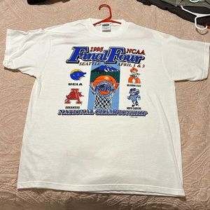 XL Vintage NCAA MENS Final 4 t shirt 1995